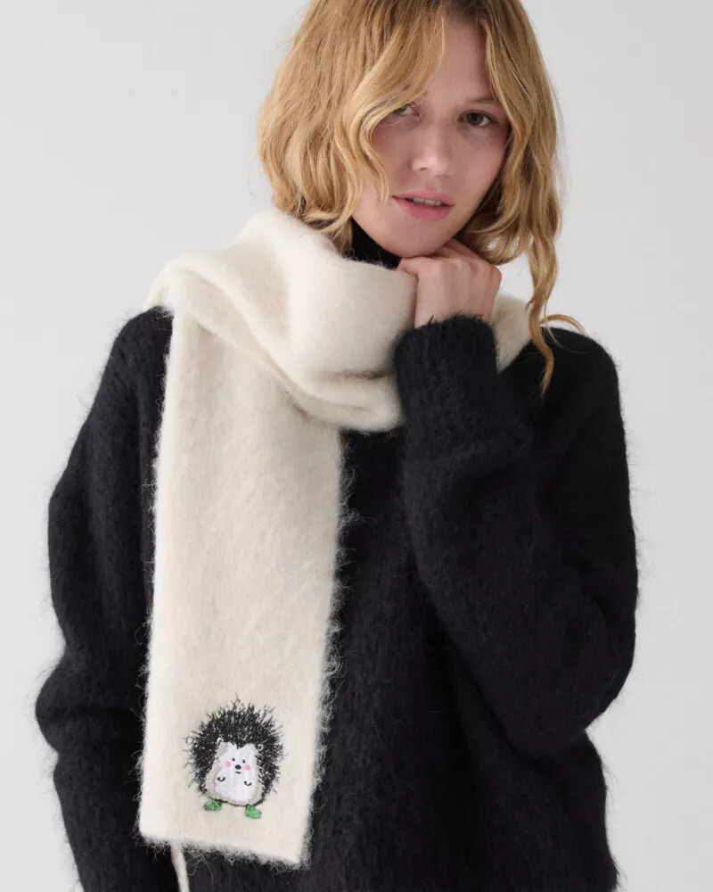 hedgehog patch brushy scarf cream