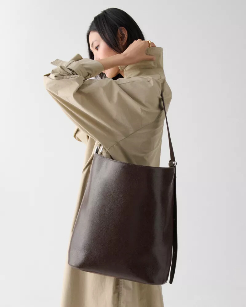 halo glazed leather large bucket bag hot fudge