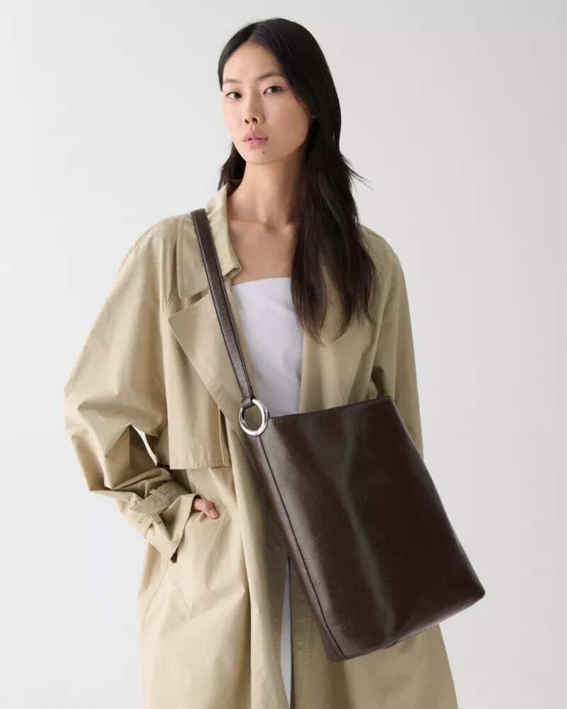 halo glazed leather large bucket bag hot fudge