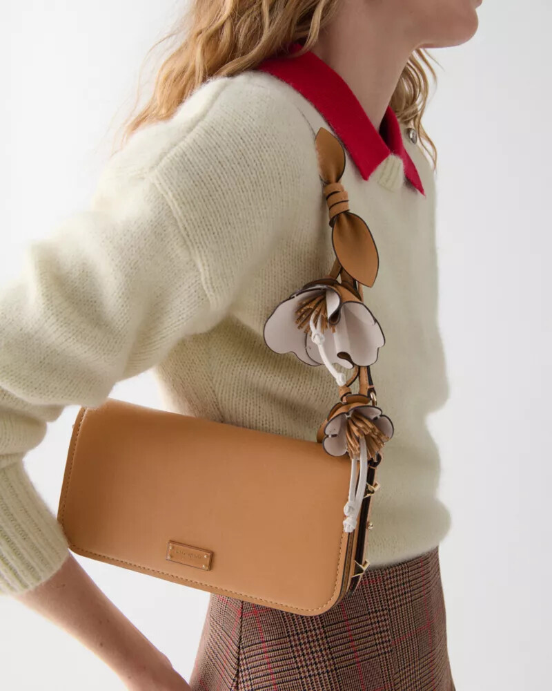 liv shoulder bag biscotti