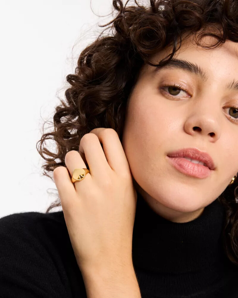so spade signet ring gold