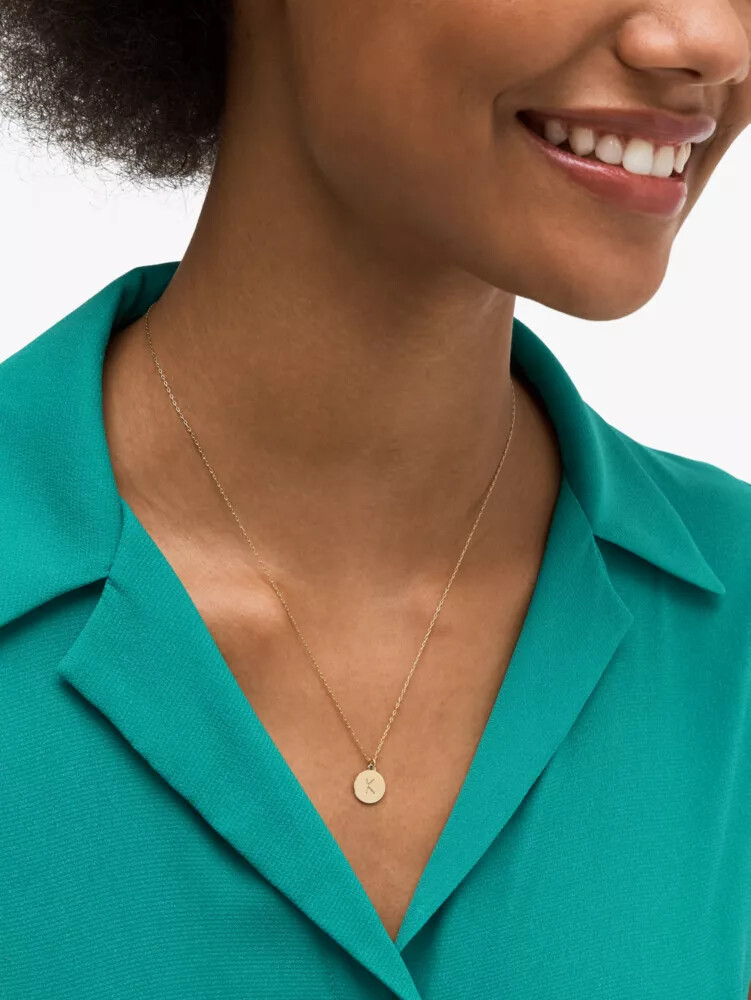 initial p mini pendant gold