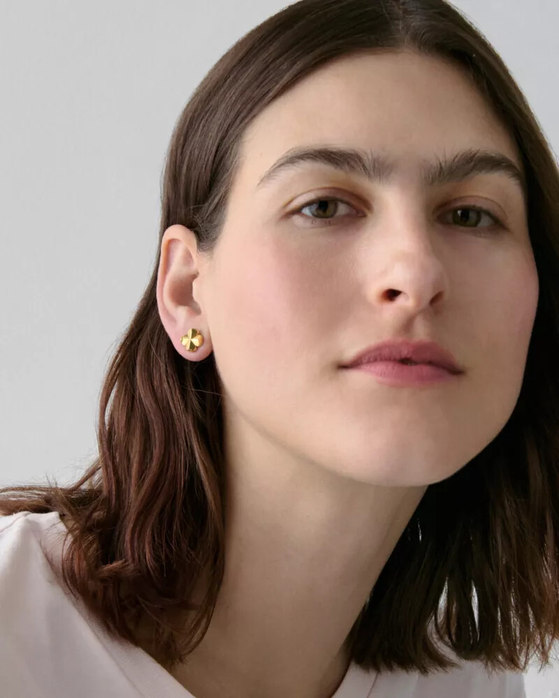 spade flower studs gold