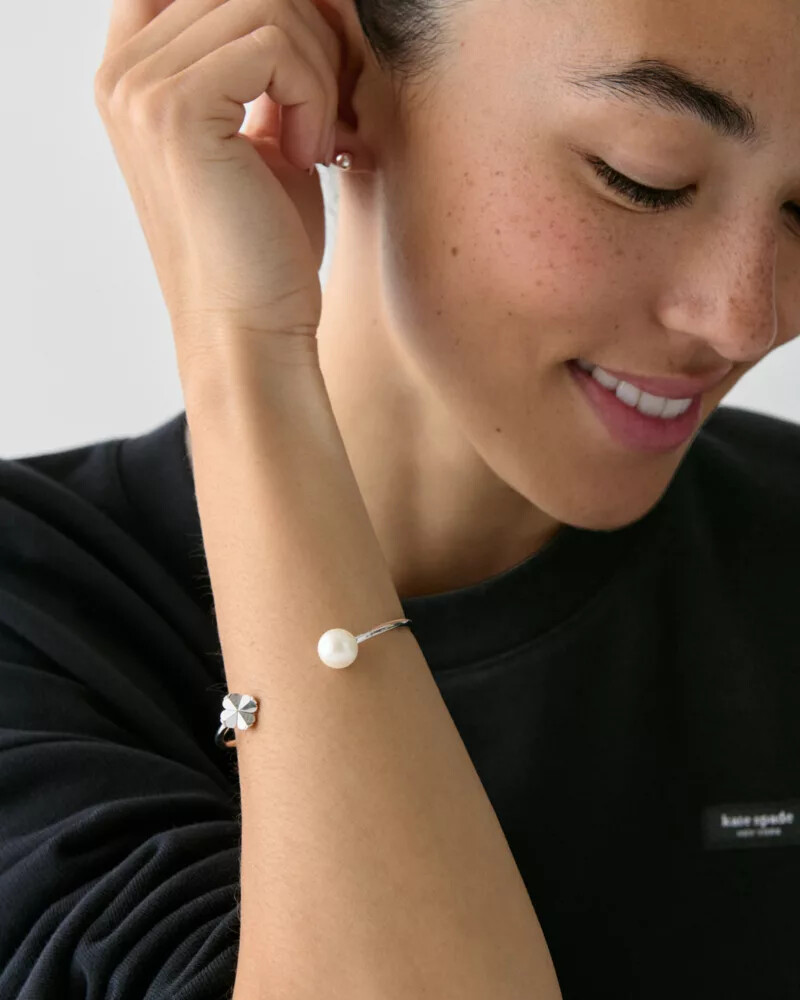 spade flower pearl cuff multi