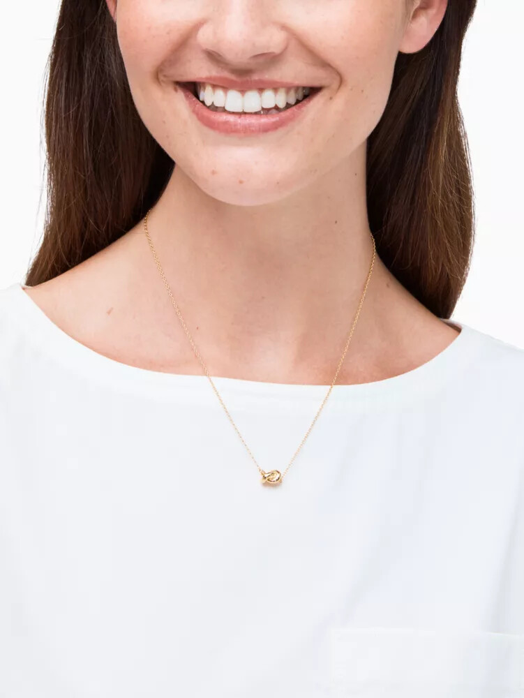 sailors knot mini pendant necklace gold